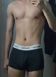 Nur - Male escort in İstanbul Photo 3 of 4