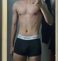 Nur - Male escort in İstanbul