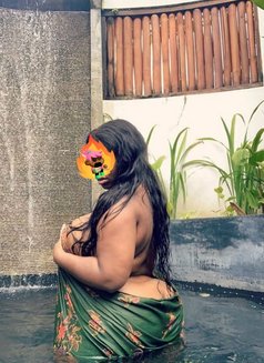 NURATI gold girl Real meet &cam show - puta in Bangalore Photo 5 of 5