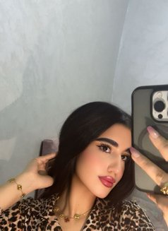 Nuri - escort in Doha Photo 2 of 6