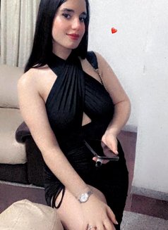 Nuri - escort in Doha Photo 5 of 6