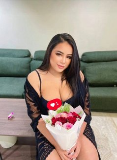 Nuru/deep throat/Anal - masseuse in Al Manama Photo 7 of 7