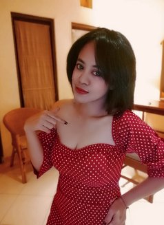Nurumassage - puta in Bali Photo 4 of 5