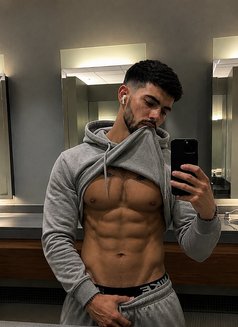 NURXAN XL - Male escort in Riyadh Photo 8 of 12