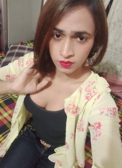 Shemale nusrat - Acompañantes transexual in Dhaka Photo 1 of 5