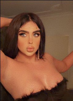 Nutella - Transsexual escort in London Photo 5 of 14