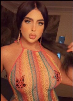 Nutella - Transsexual escort in London Photo 6 of 14