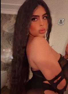 Nutella - Transsexual escort in London Photo 10 of 14