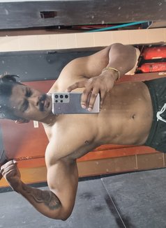 Nuwan Perera - Acompañantes masculino in Sharjah Photo 1 of 3