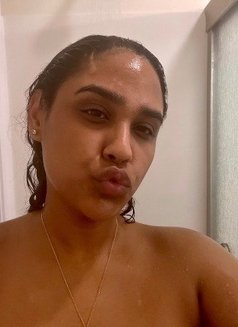 Oana - Transsexual escort in Al Ain Photo 1 of 2