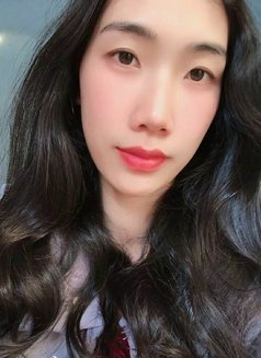 Oanh - masseuse in Mumbai Photo 1 of 4