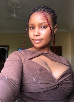 Odelia - masseuse in Dakar Photo 3 of 4
