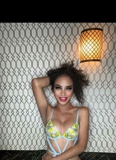 Odett big dick - Acompañantes transexual in Al Manama Photo 1 of 7