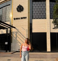 Offering High Class Call Girl - escort in Pune