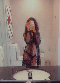 Office girl with Cuck bf - Agencia de putas in Colombo Photo 8 of 8
