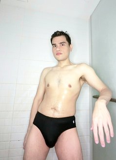 Massage and romantic - Male escort in Bangkok Photo 7 of 9
