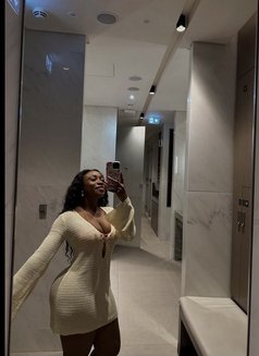 Offset - escort in Okinawa Island Photo 1 of 5