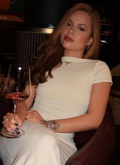 Ogla - escort in London Photo 1 of 7