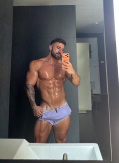 Agaab - Dominador masculino in Bangkok Photo 3 of 8