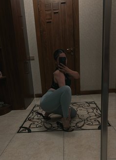 Oksana - escort in Baku Photo 5 of 7