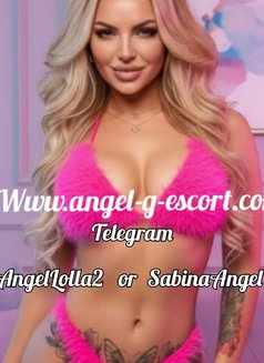 Oksanna - puta in Beirut Photo 1 of 4