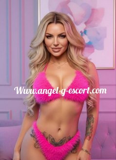 Oksanna - puta in Beirut Photo 4 of 4