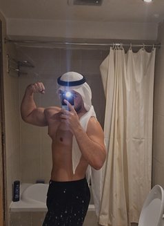 Oktay - Male escort in Jeddah Photo 6 of 8