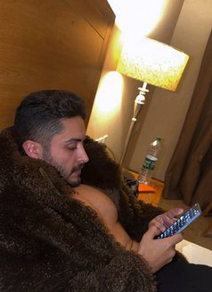 Oktay - Male escort in Jeddah Photo 7 of 8