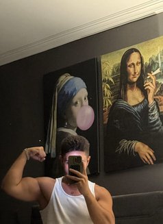 Oktay - Male escort in Riyadh Photo 2 of 4