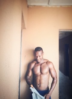 Olaa - Acompañantes masculino in Lagos, Nigeria Photo 1 of 14