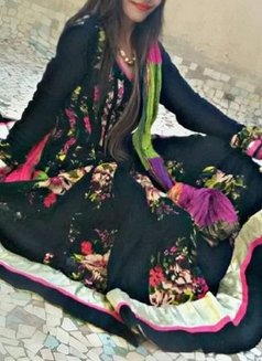 Oldwine4u - Transsexual escort in Mumbai Photo 5 of 5