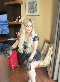 Olena - escort in Dubai Photo 14 of 21
