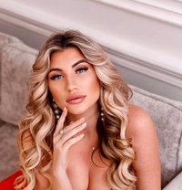 Olesya - escort in Beirut Photo 1 of 11