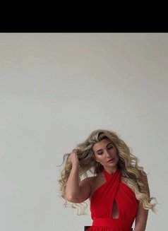 Olesya - escort in Beirut Photo 8 of 11