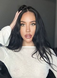 Olga Russian Model - escort in Dubai Photo 1 of 14