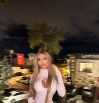 Olga - Transsexual escort in Riyadh