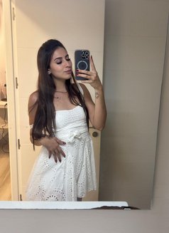 Olga - escort in Beirut Photo 1 of 4