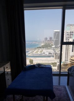 Olie - Masajista in Dubai Photo 2 of 5