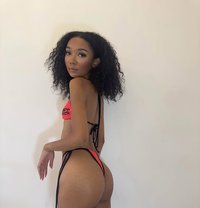 Olive - escort in Muscat