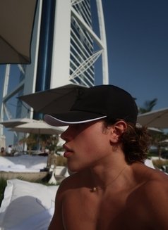 Oliver - Male escort in Dubai Photo 6 of 8