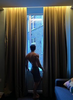 Oliver - Male escort in Dubai Photo 12 of 12