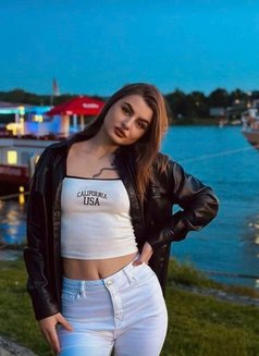 Oliver - escort in Doha Photo 4 of 4