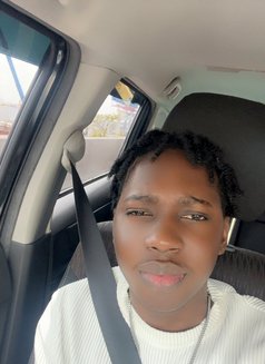 Oliver - Male escort in Bali Photo 2 of 3