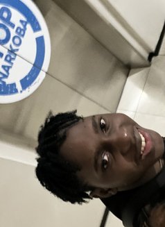 Oliver - Male escort in Bali Photo 3 of 3