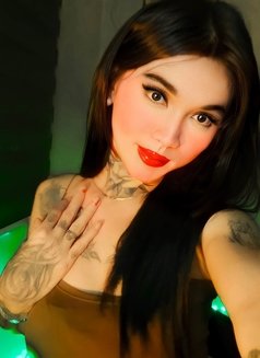 Big Fuck Rose - Transsexual escort in Makati City Photo 2 of 6
