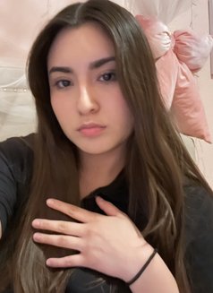 Roselinda - escort in Tokyo Photo 1 of 3