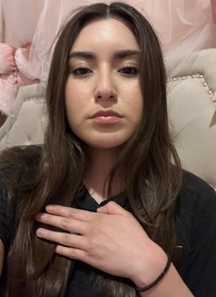 Roselinda - escort in Tokyo Photo 2 of 3