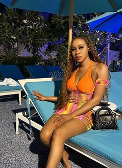 Olivia - puta in Dubai Photo 2 of 3