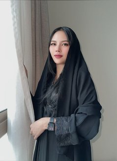 Olivia From Indonesia - puta in Al Manama Photo 4 of 7