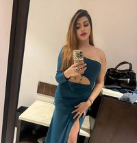 Olivia - puta in Candolim, Goa